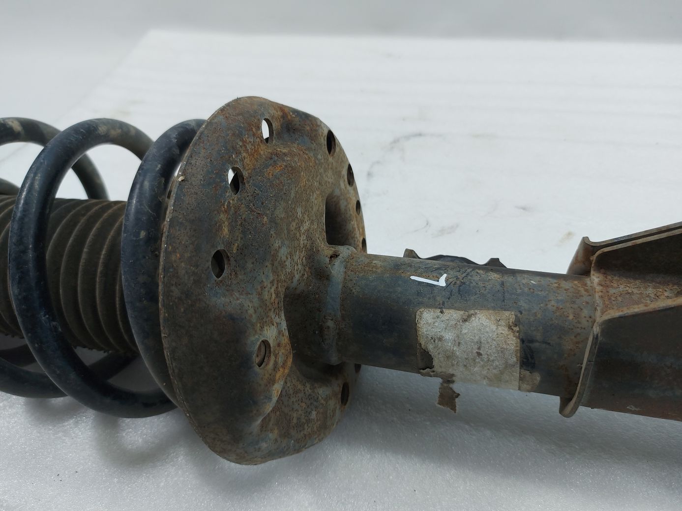 Regal Стійка амортизатора передня ліва (у зборі) Buick Regal 2012-2017 13328351 Buick Regal 3