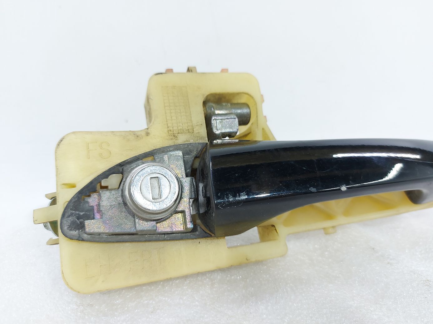 Veloster Ручка дверей передньої лівої зовнішня (чорна) Hyundai Veloster 2012-2017 826512V000 Hyundai Veloster 3