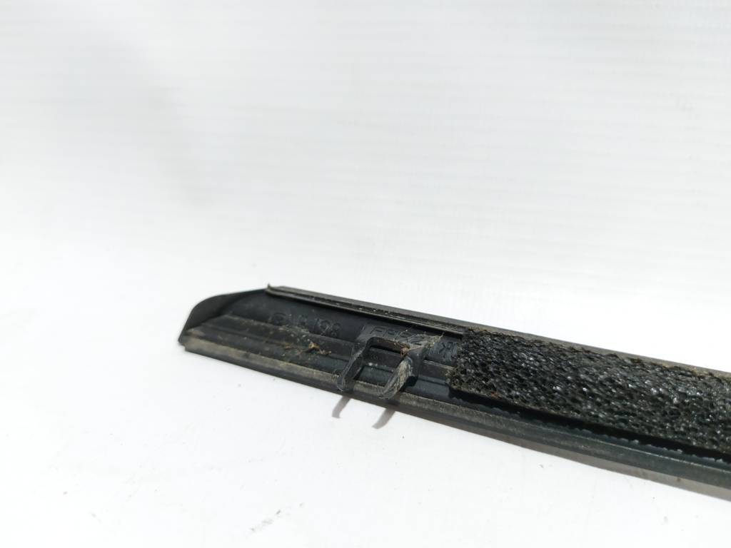 3 Ущільнювальна гумка скла двері передньої правої зовнішня Mazda 3 2014-2018 BHN9-50-640C Mazda 3 6