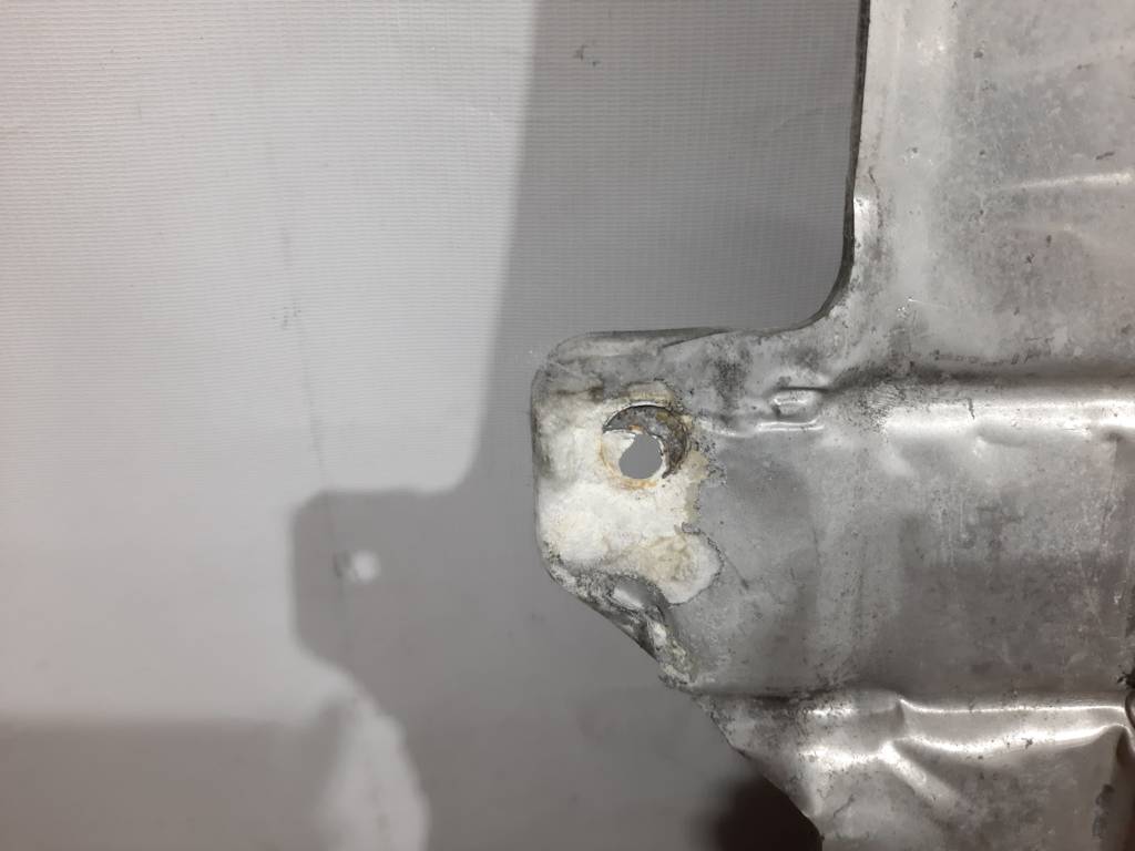 Dart Термозащита выхлопной трубы средней части Dodge Dart 2013-2019 68086787AE Dodge Dart 3