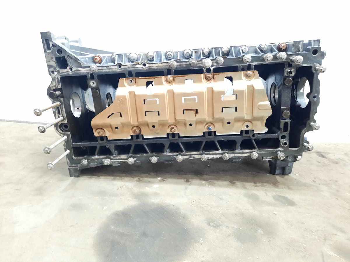 328i xdrive Блок цилиндров (дефект) BMW 328i xDrive 2007-2013 11110420714 BMW 328i xDrive 6