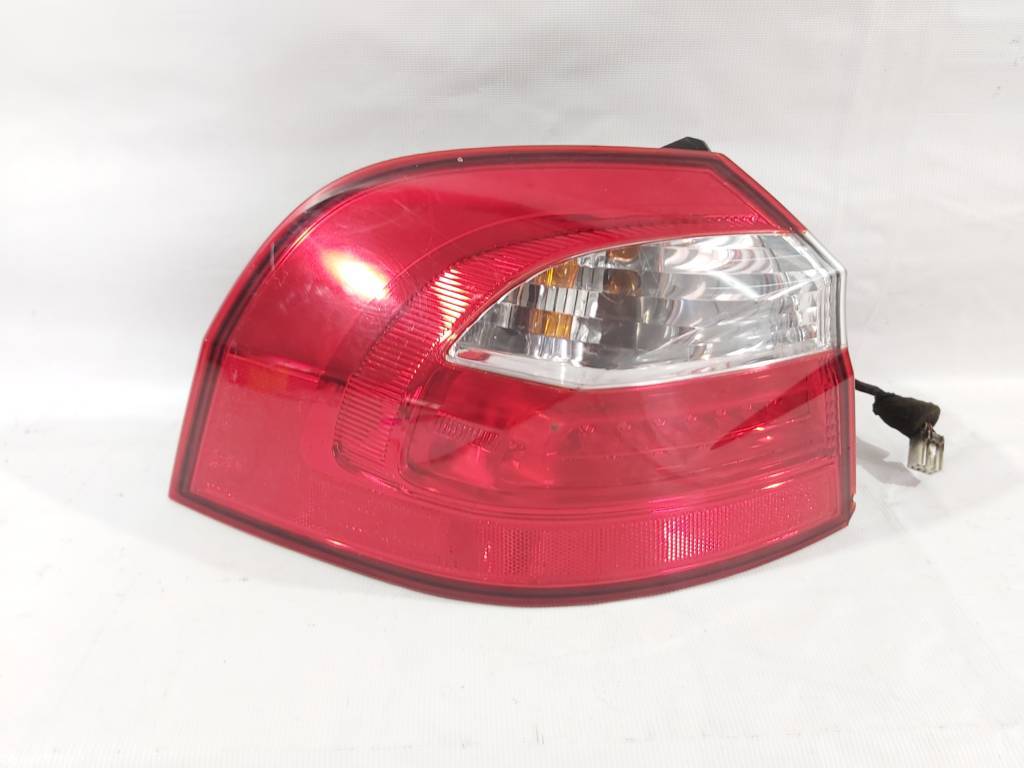 Товари з дефектами. Ліхтар задній лівий (скіл) Kia Rio 2012-2017 924011W000 Kia Rio