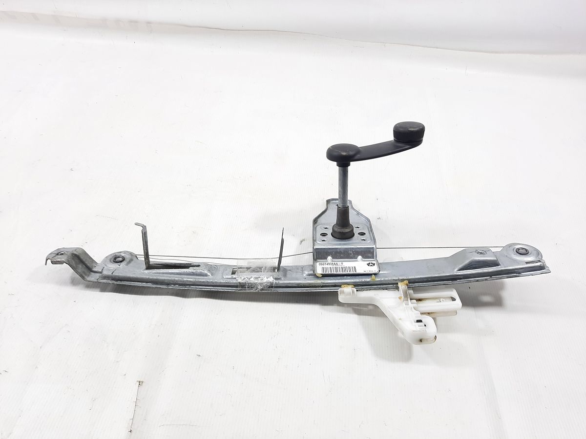 Compass. Стеклоподъемник двери задней правой механический (ручной) Jeep Compass 2007-2017 5074938AA Jeep Compass