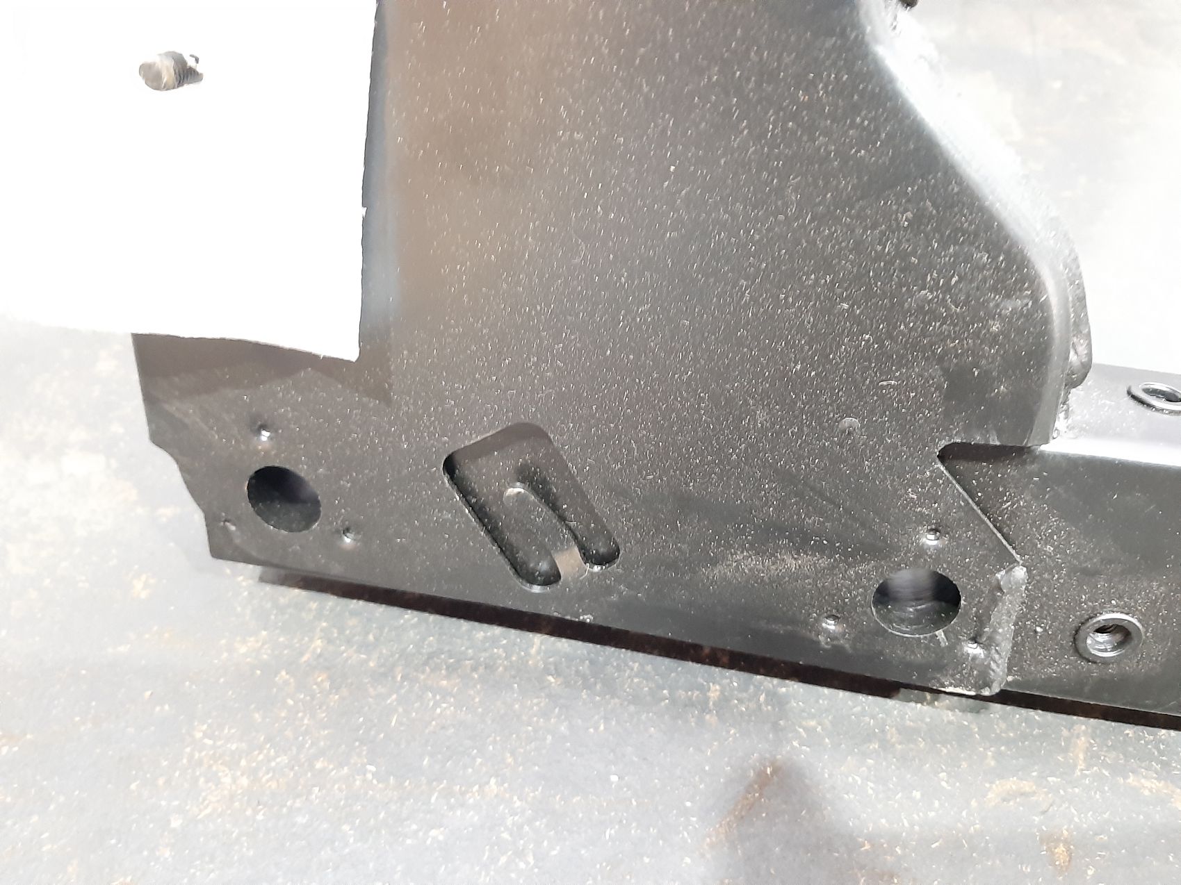  Передняя панель (телевизор) Jeep Cherokee `14-18 Jeep Cherokee 21
