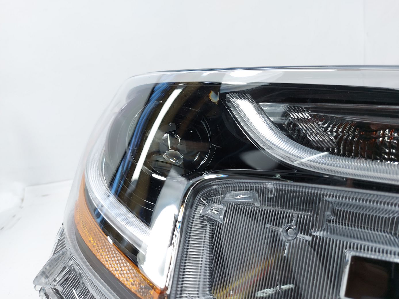 Фари головного світла Фара передня права (LE) Toyota Corolla 2019-2021 8111002S30 Toyota Corolla 2