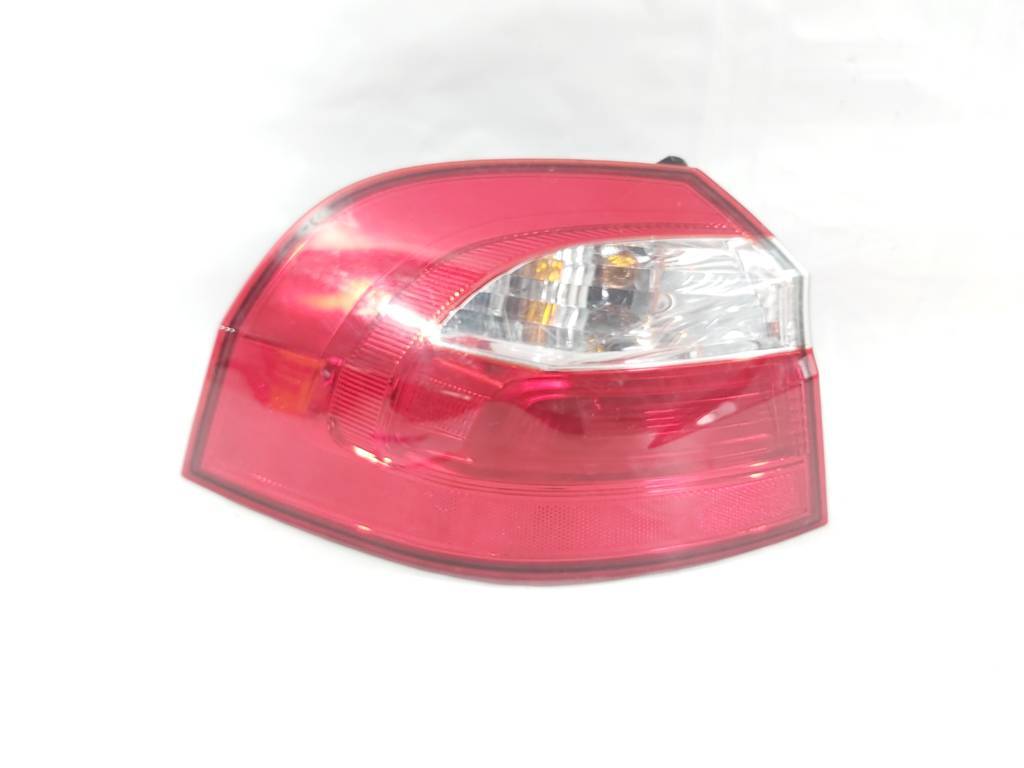 Rio. Ліхтар задній лівий Kia Rio 2012-2017 924011W220 Kia Rio