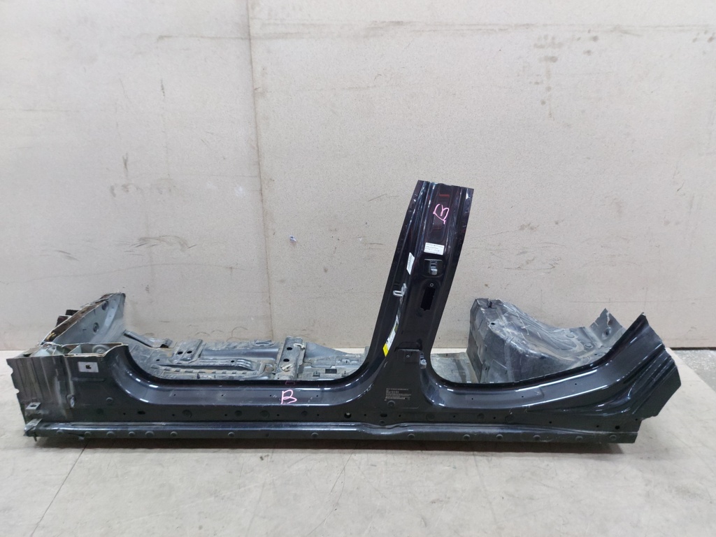 5 series Стойка центральная левая (металл) BMW 5 series 2011-2016 41217240477 BMW 5 series 11