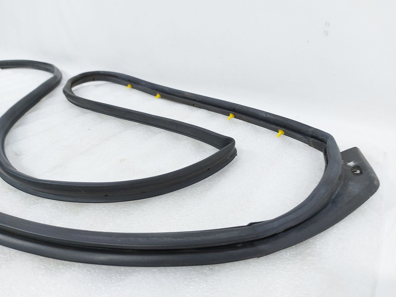 Sonata Ущільнювальна гумка дверей передньої правої Hyundai Sonata 2011-2015 821403S000 Hyundai Sonata 3