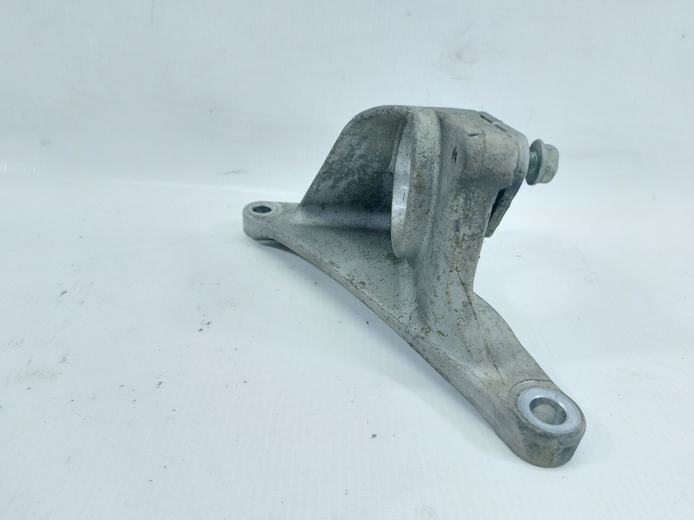 Altima Кронштейн промежуточного вала правый Nissan Altima 2014-2018 397803ТА0А Nissan Altima 2