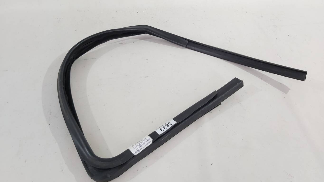 Nitro. Уплотнитель стекла в дверном проёме двери передней левой Dodge Nitro 2010-2011 55360935AH Dodge Nitro