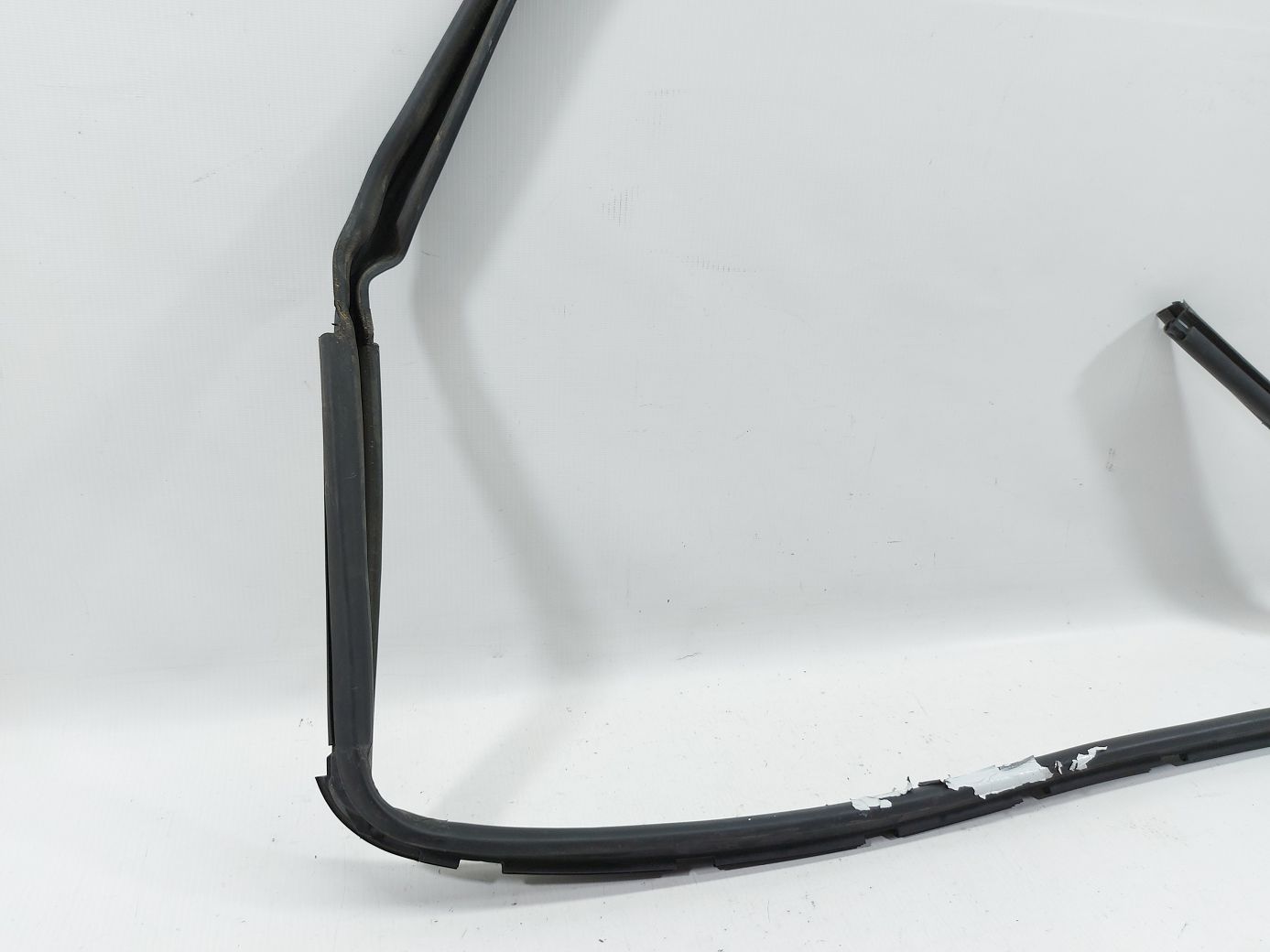 Versa note Направляющая резинка стекла двери передней левой Nissan Versa Note 2014-2019 803319ME0A Nissan Versa Note 3