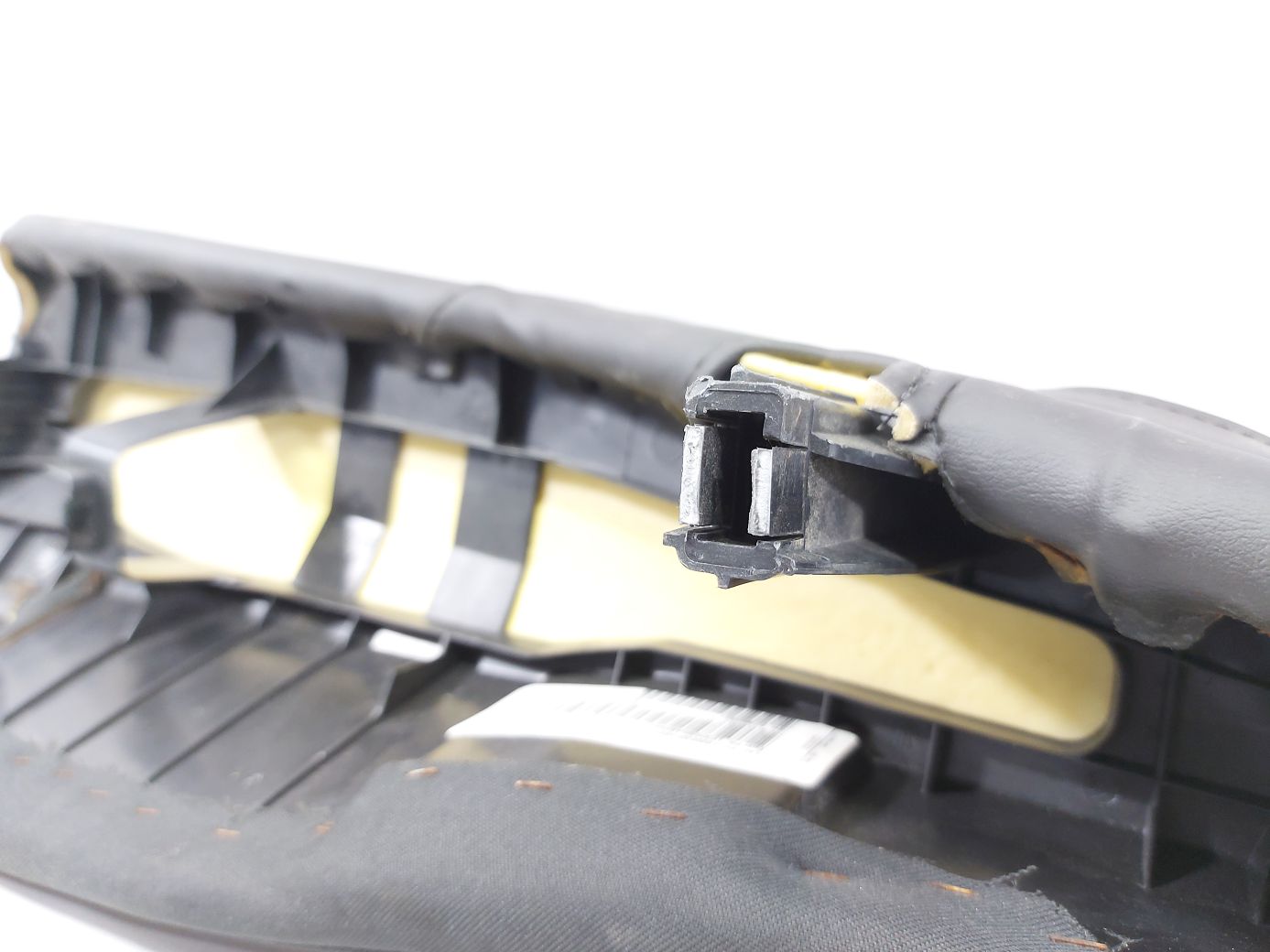 Regal Бічна частина заднього ряду сидінь ліва (чорна шкіра) Buick Regal 2013-2017 39061408 Buick Regal 4