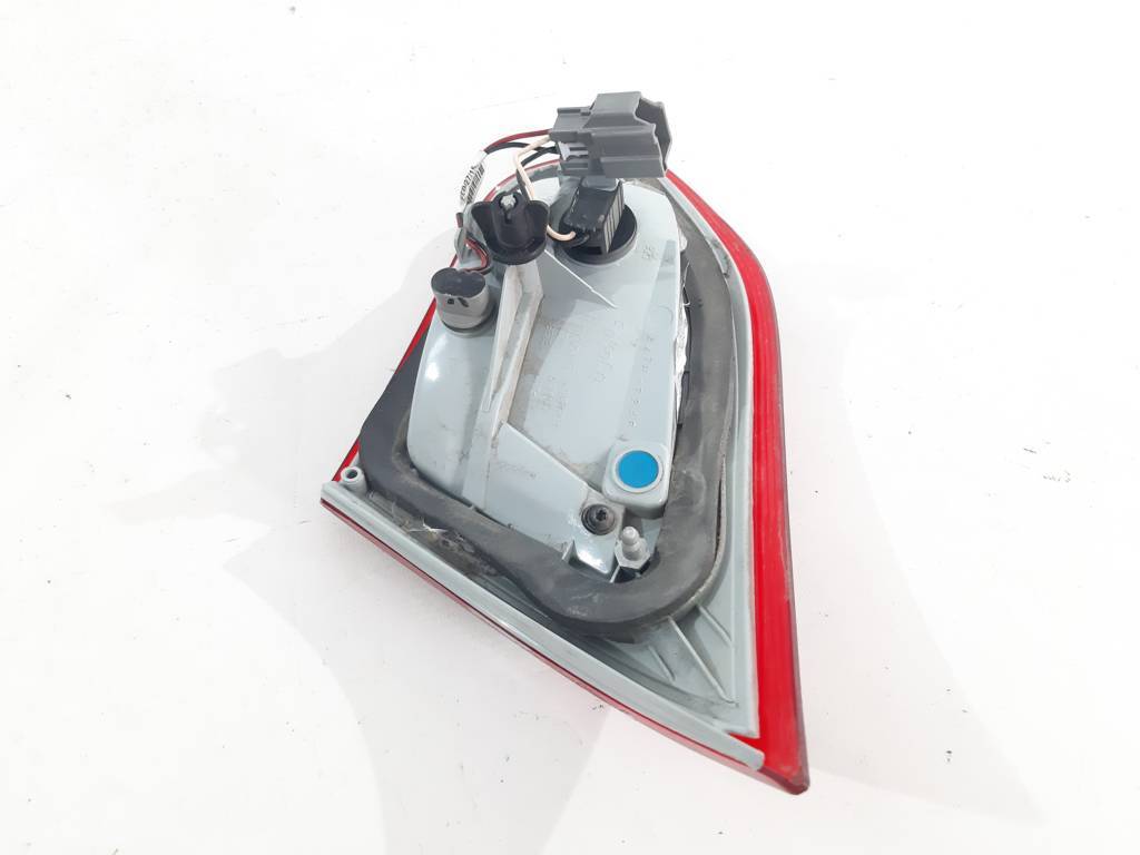 Товары с дефектами Фонарь крышки багажника левый (дефект) Ford Focus sedan `2015-2018 F1EZ13405A Ford Focus sedan 7