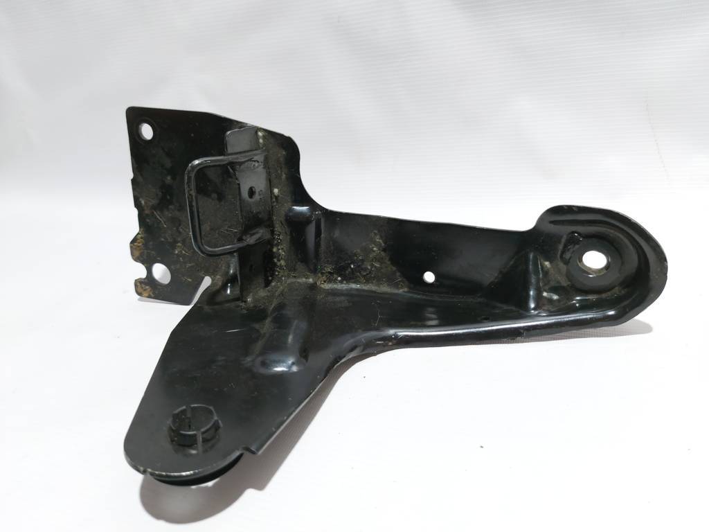Fusion Кронштейн крепления спинки сидения задний правый Ford Fusion 2013-2016 DS7Z9661320B Ford Fusion 3