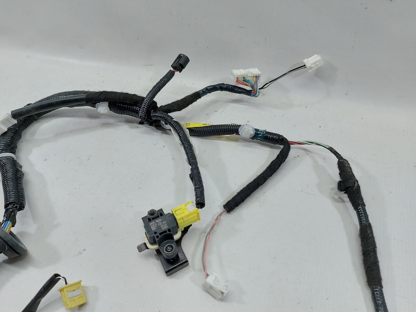 Versa note Проводка двери передней левой Nissan Versa Note 2014-2019 AB1253WC0A Nissan Versa Note 2