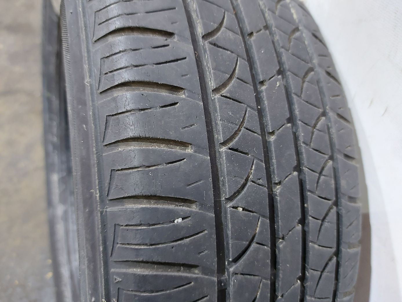 Всесезонные шины Резина Hankook Optimo 185/60R15 9