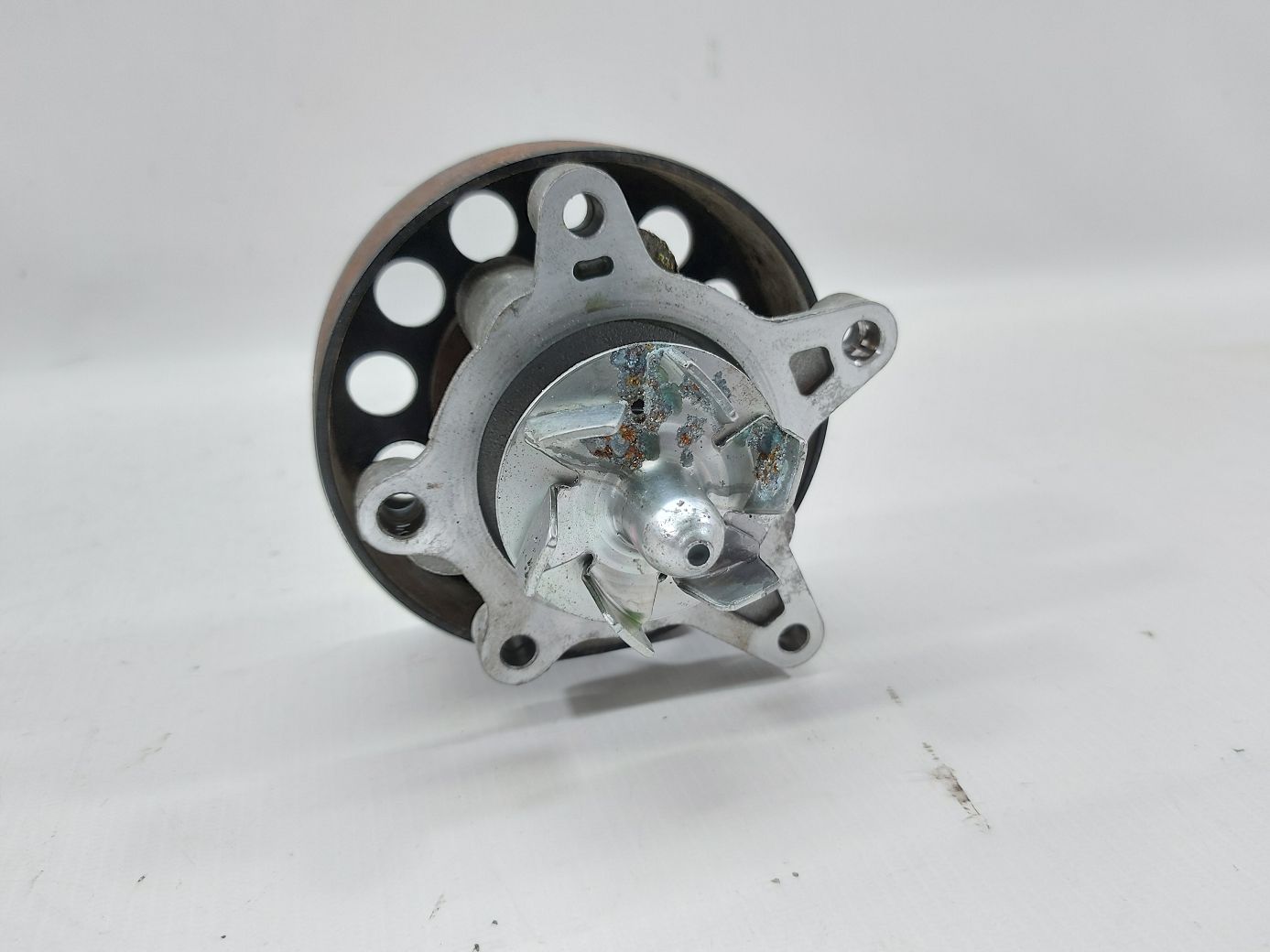 Veloster. Насос водяний Hyundai Veloster 2012-2021 251002B700 Hyundai Veloster