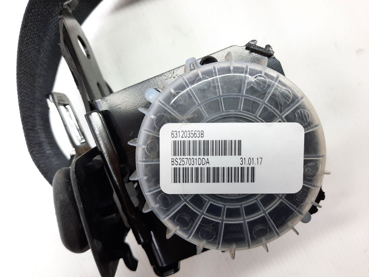 Sentra Ремінь безпеки задній центральний Nissan Sentra 2015-2018 888543RM8A Nissan Sentra 3