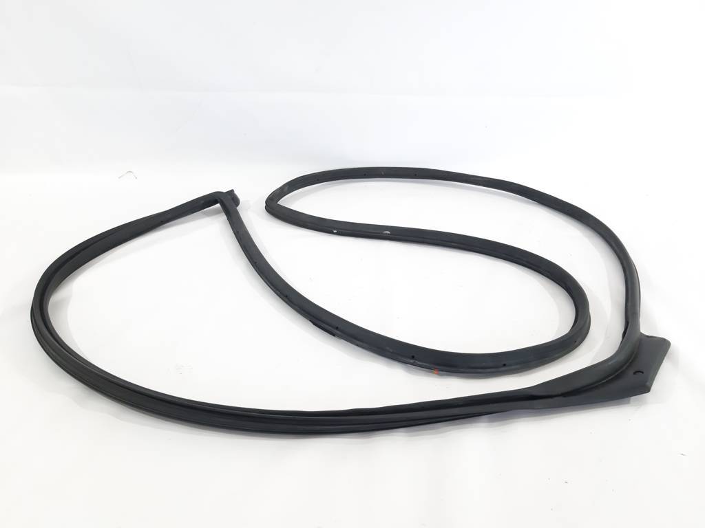 Accent Уплотнительная резинка двери передней правой Hyundai Accent 2012-2017 821401R000 Hyundai Accent 5