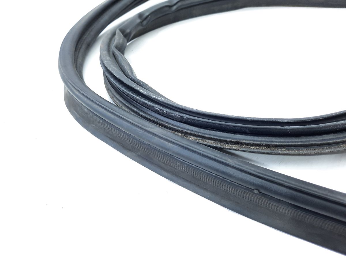 Insight Уплотнительная резинка проёма багажного отделения Honda Insight 2010-2014 74440TM8A01 Honda Insight 2