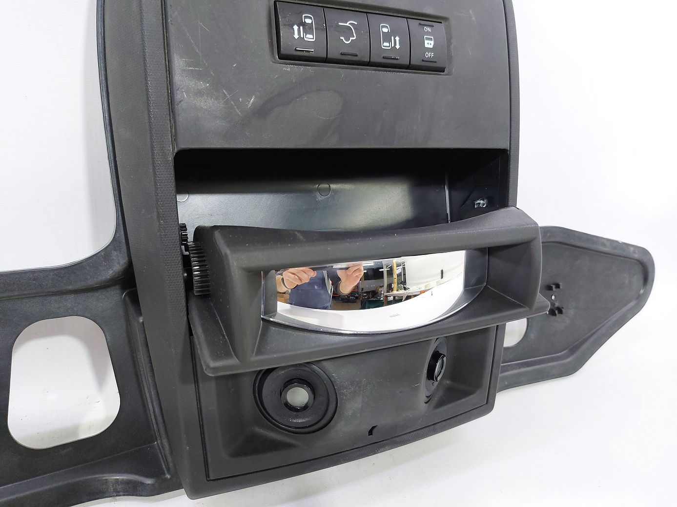 Grand caravan Плафон потолочный передний Dodge Grand Caravan 2016-2020 1LX351DAAA Dodge Grand Caravan 3