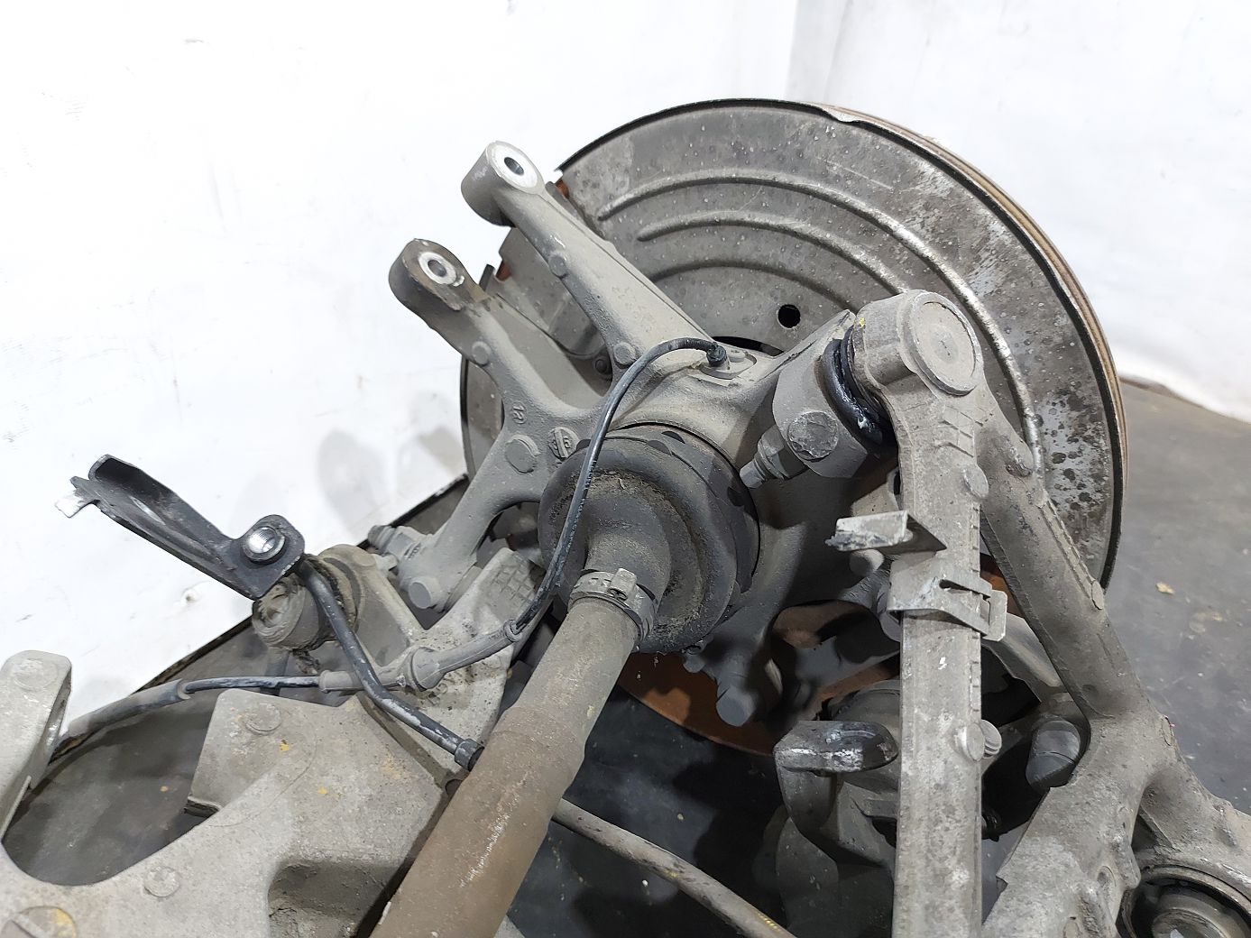 Xf Кулак задній лівий у зборі з піввіссю Jaguar XF 2009-2015 C2P12736 Jaguar XF 2 Xf Кулак задній лівий у зборі з піввіссю Jaguar XF 2009-2015 C2P12736 Jaguar XF 2