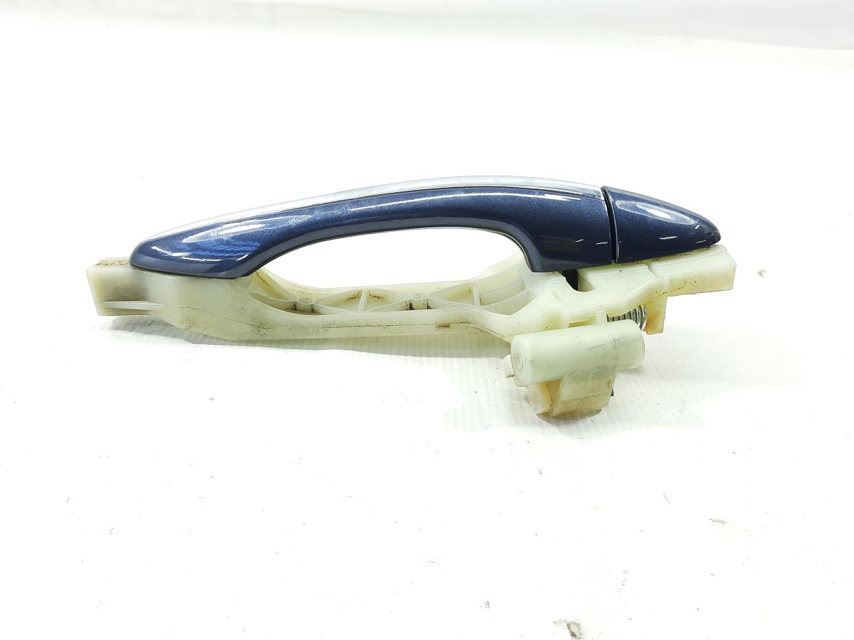 Cadenza. Ручка дверей задньої правої (синя) зовнішня з хромом Kia CADENZA 2014-2016 836603R010B3U Kia CADENZA Cadenza. Ручка дверей задньої правої (синя) зовнішня з хромом Kia CADENZA 2014-2016 836603R010B3U Kia CADENZA