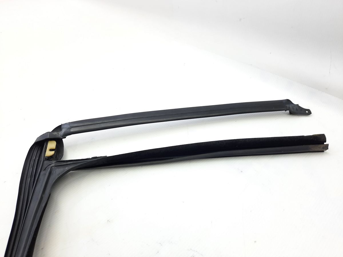 Cruze Направляюча гумка скла двері задньої лівої Chevrolet Cruze 2012-2013 95321655 Chevrolet Cruze 9