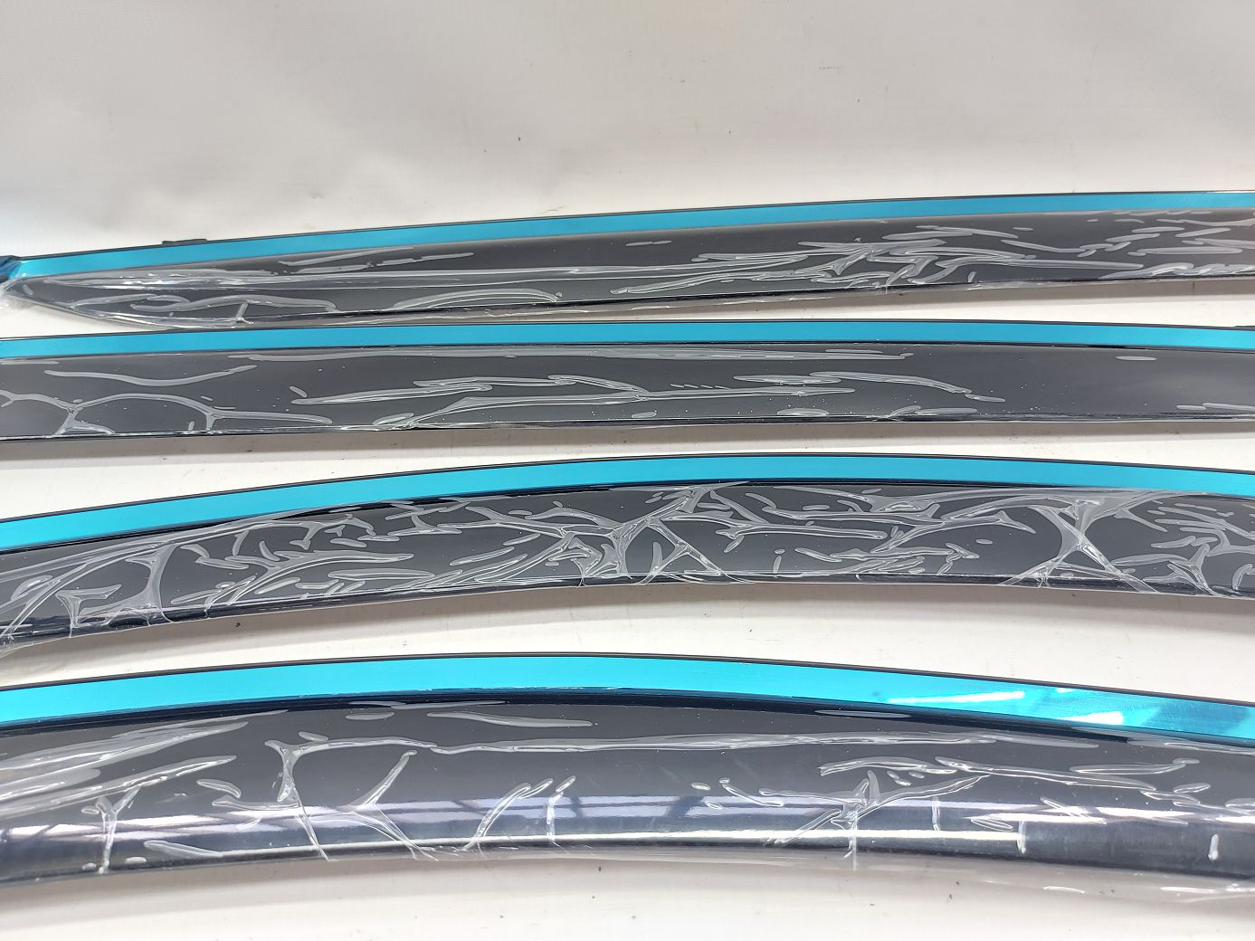 Вітровики бокового скла Дефлектори вікон Volkswagen dflc00004 Volkswagen ID.4 Crozz 4