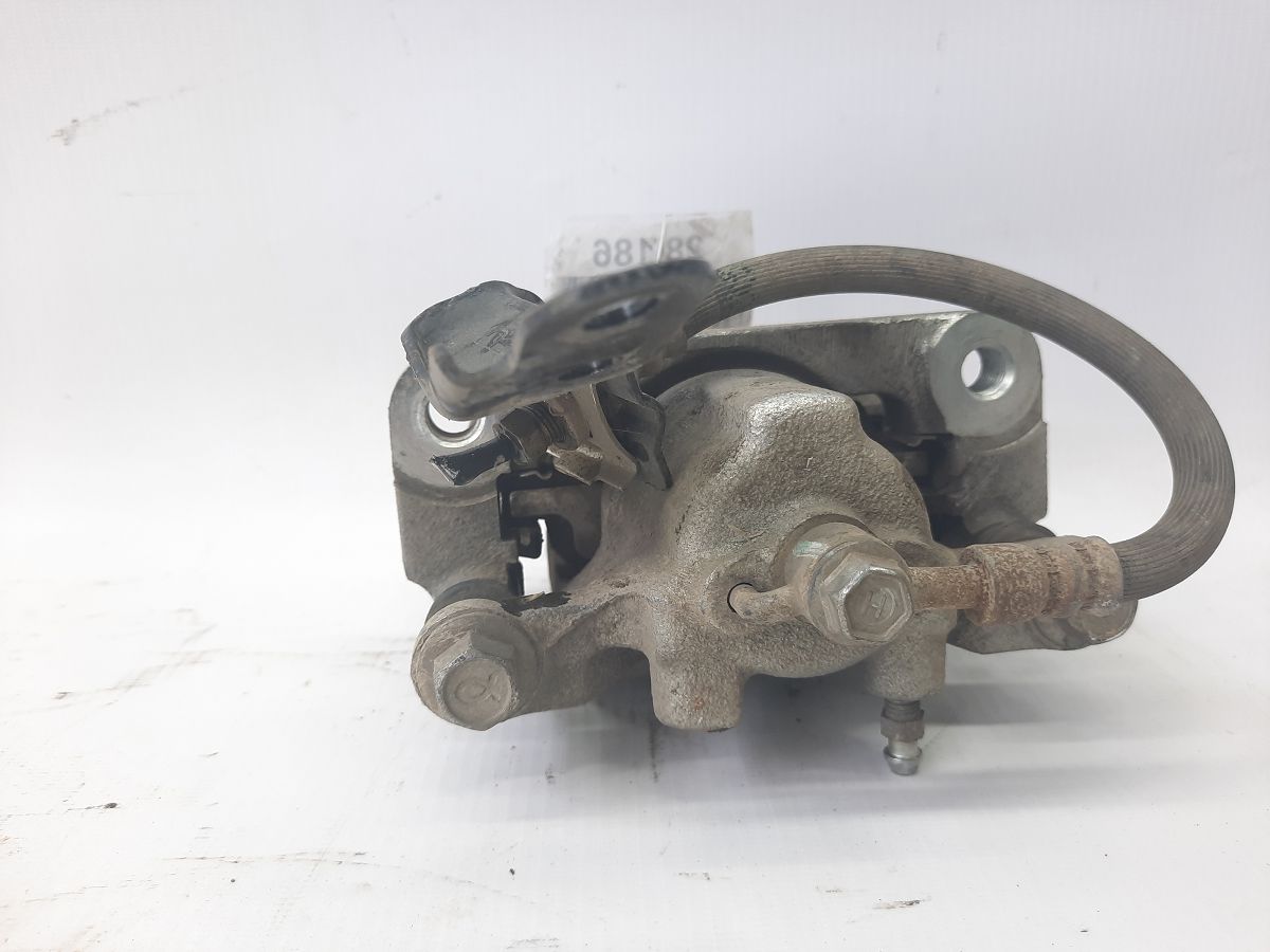 Rogue Супорт гальмівний задній правий Nissan Rogue 2015-2017 440014BA0A Nissan Rogue 2