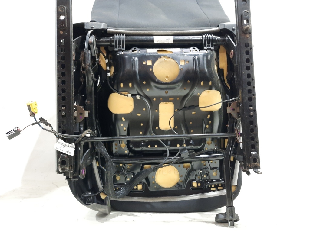 Passat s Сидіння водія Volkswagen Passat S 2011-2018 5C6881105G Volkswagen Passat S 18