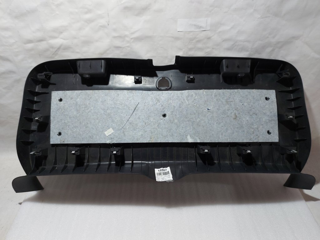Jetta wagon Обшивка кришки багажника нижня Volkswagen Jetta wagon 2009-2014 1K9867605B82V Volkswagen Jetta 2