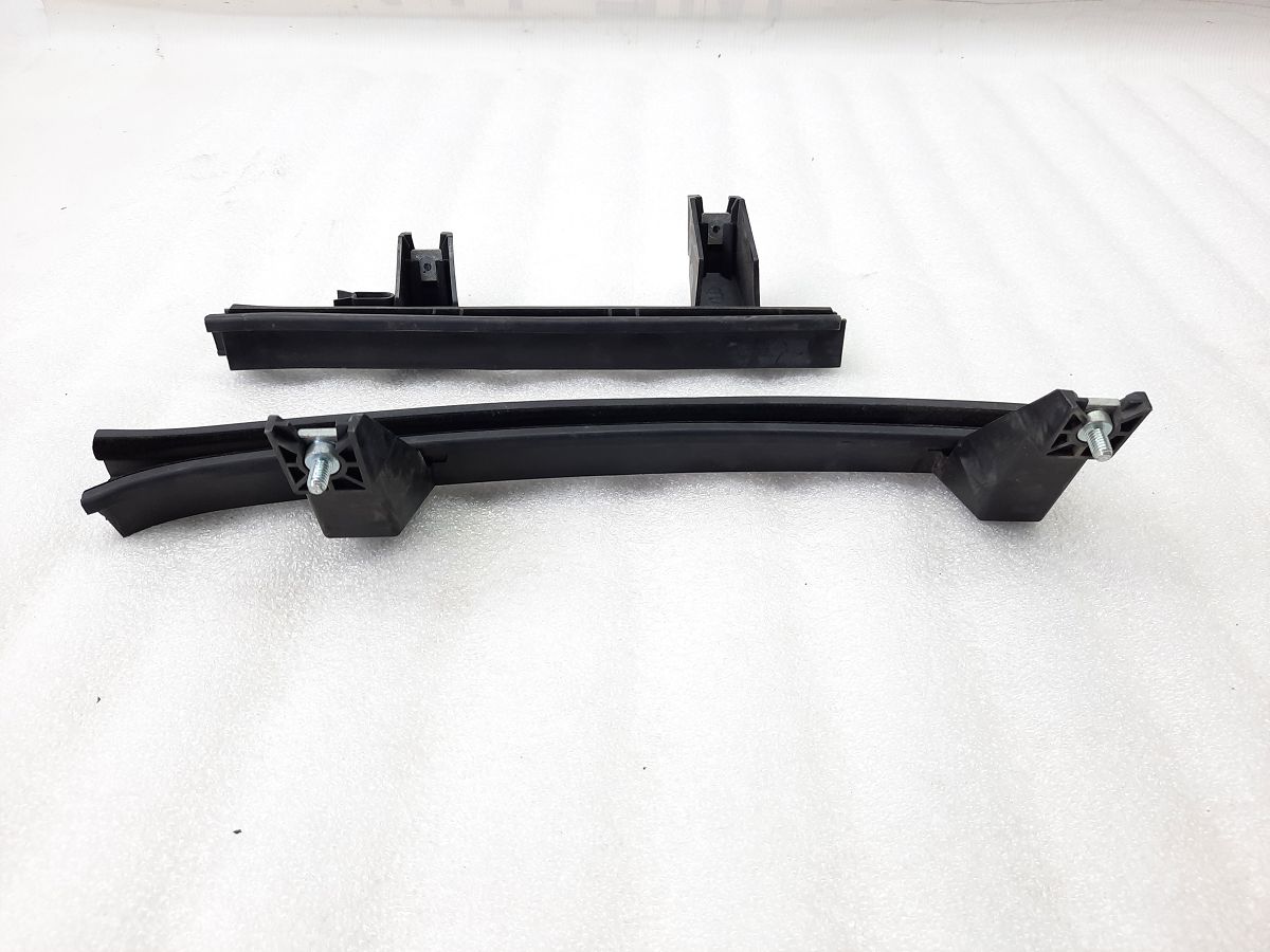 500 Напрямна скло дверей передньої лівої Fiat 500 2012-2018 68070263AA Fiat 500 3