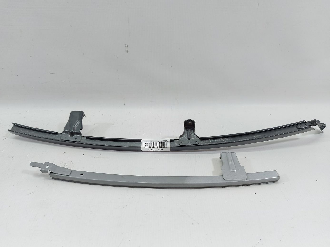 Prius Напрямне скло дверей передньої лівої (салазка) Toyota Prius 2012-2019 6740252140 Toyota Prius 2