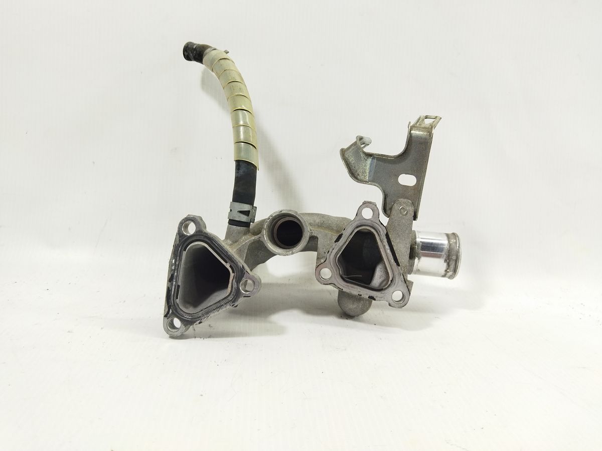 Sienna Фланець системи охолодження Toyota SIENNA 2014-2016 1633131150 Toyota SIENNA 5