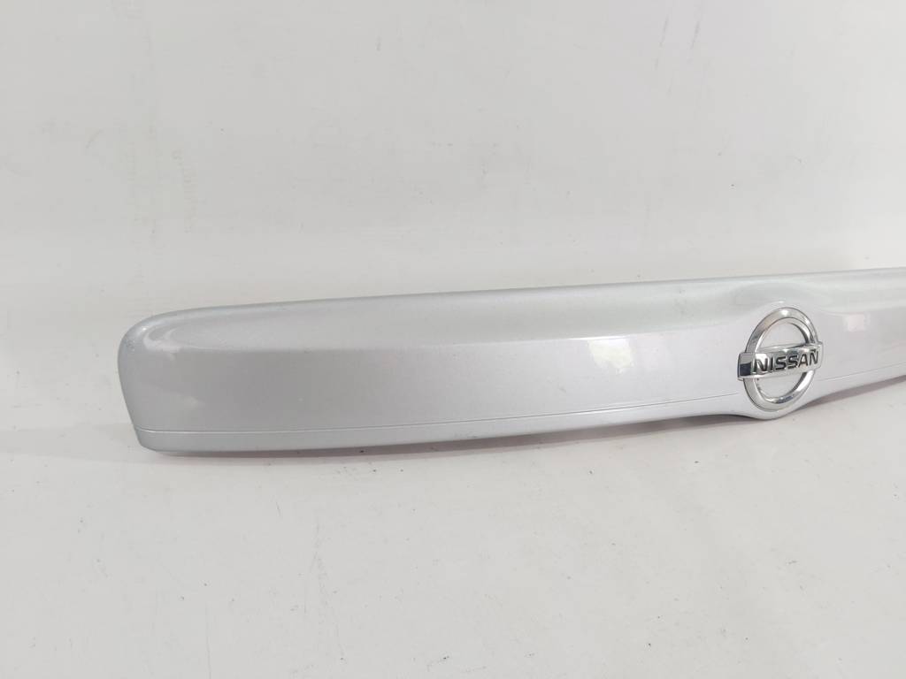 Versa Накладка подсветки номера Nissan Versa 2015 848103BA1A Nissan Versa 2