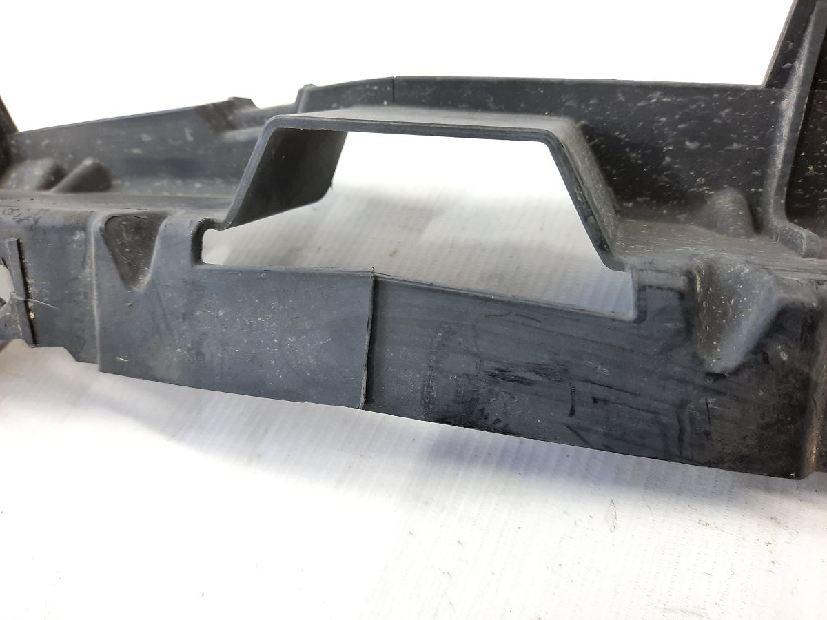 200 limited Кріплення заднього бампера центральне Chrysler 200 Limited 2015-2017 68103915AC Chrysler 200 Limited 5