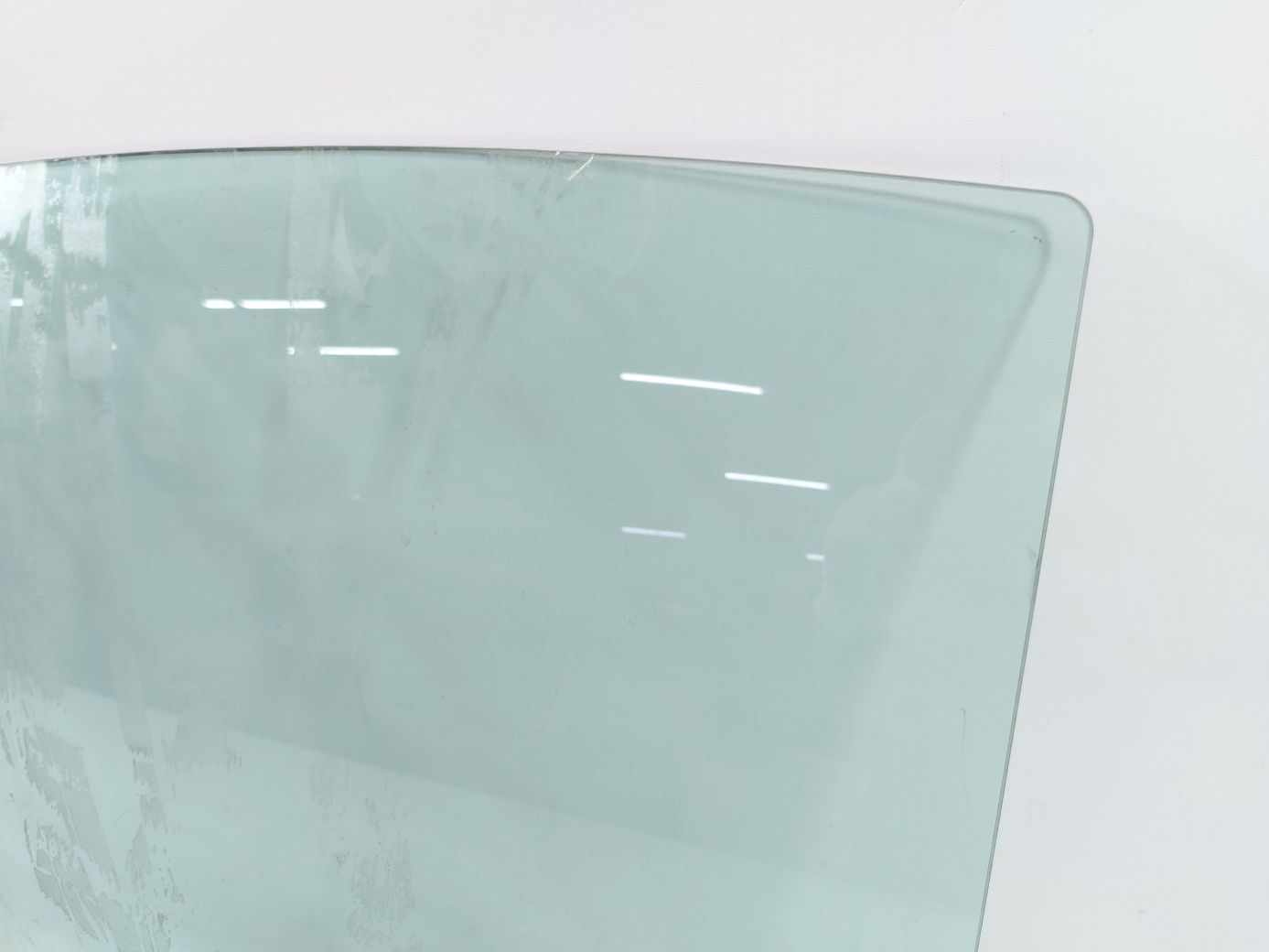 Dart Скло дверей задньої правої Dodge Dart 2013-2016 68082404AB Dodge Dart 3