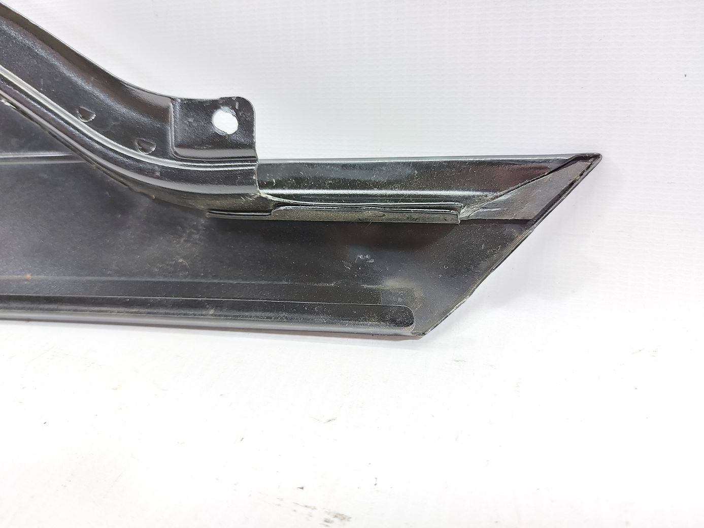 Товары с дефектами Уголок двери задней правой (с дефектом) глянец Chrysler 200 2015-2017 68144238AA Chrysler 200 4