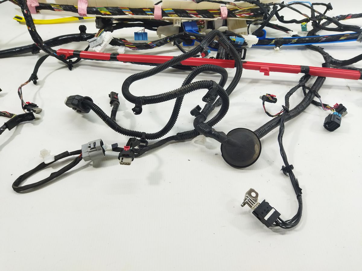 Model 3 Проводка салона левая Tesla Model 3 2020-2024 506795400A Tesla Model 3 3