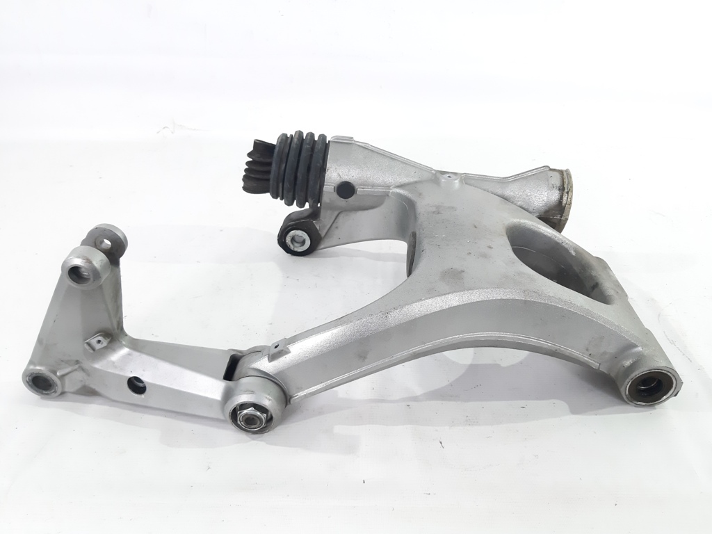 Gtr-1400. Маятник задній Kawasaki GTR-1400 2010 330010145458 Kawasaki GTR-1400