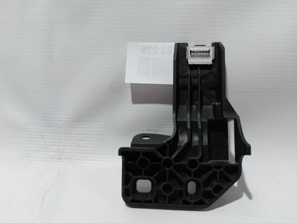 Passat cc Кронштейн консоли центральной левый Volkswagen Passat CC 2009-2017 3C1863143A Volkswagen Passat CC 2