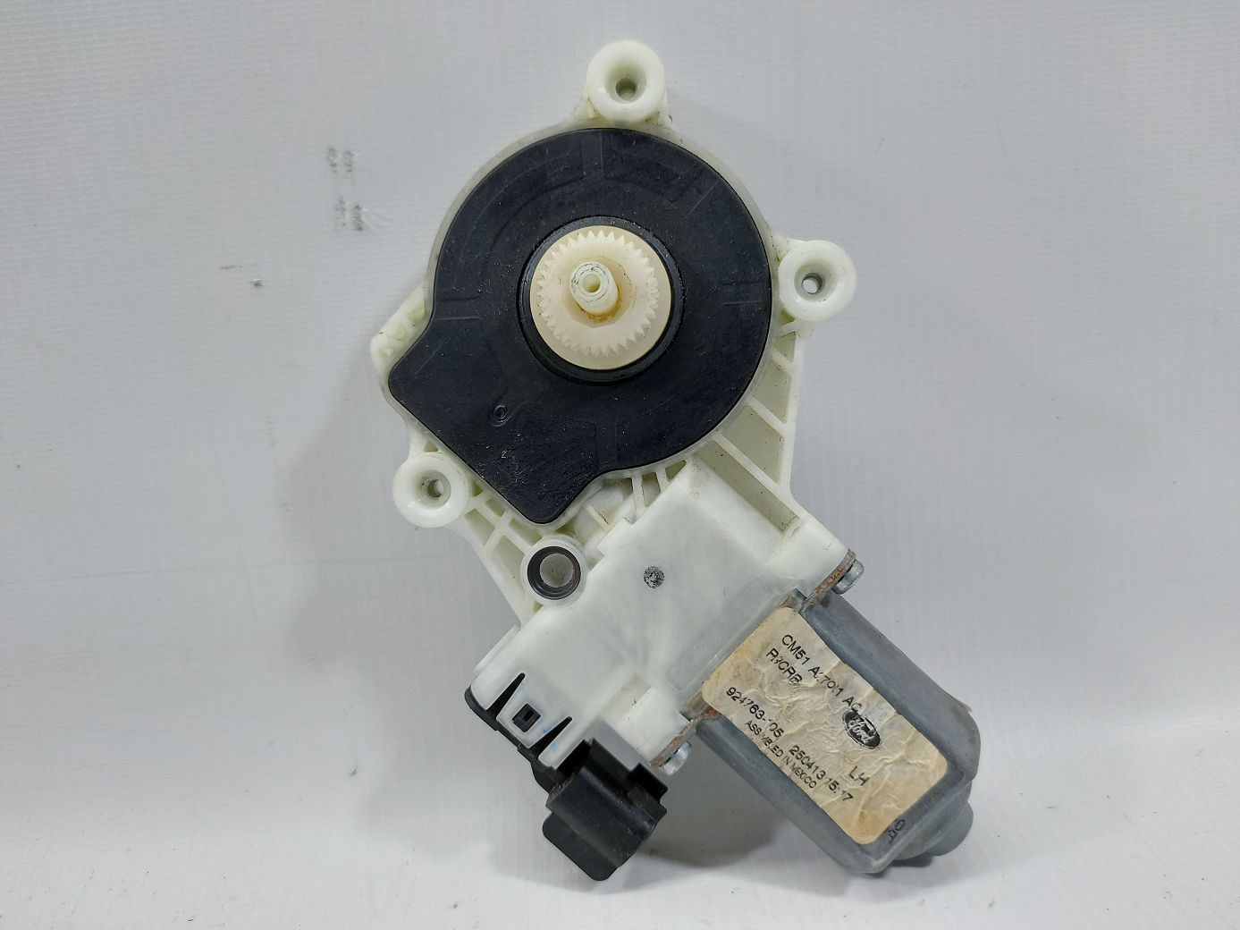 Focus. Моторчик склопідйомника двері задньої лівої Ford Focus 2012-2018 6CPZ9923394B Ford Focus Focus. Моторчик склопідйомника двері задньої лівої Ford Focus 2012-2018 6CPZ9923394B Ford Focus