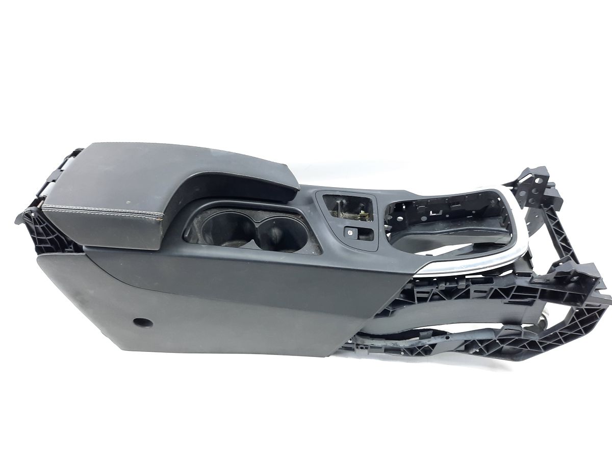 Regal Консоль центральна Buick Regal 2012-2017 22742366 Buick Regal 2