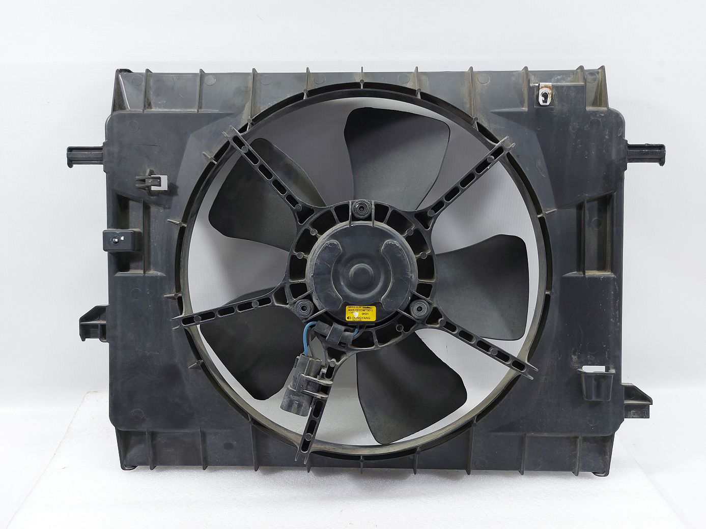 Hhr Вентилятор системи охолодження Chevrolet HHR 2006-2011 25784660 Chevrolet HHR 2