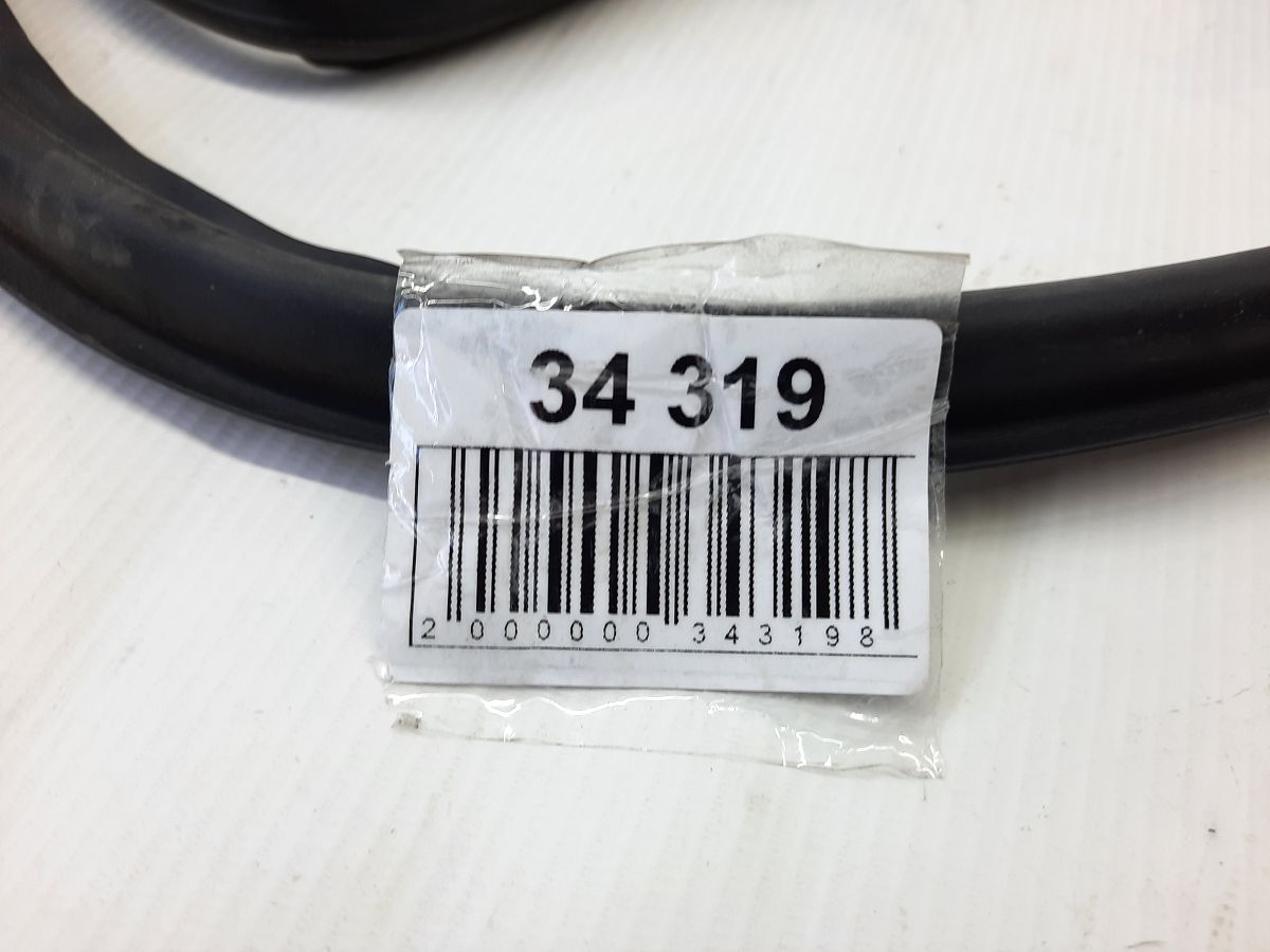 Trax Ущільнювальна гумка дверей задньої лівої Chevrolet Trax 2015-2021 42571102 Chevrolet Trax 4