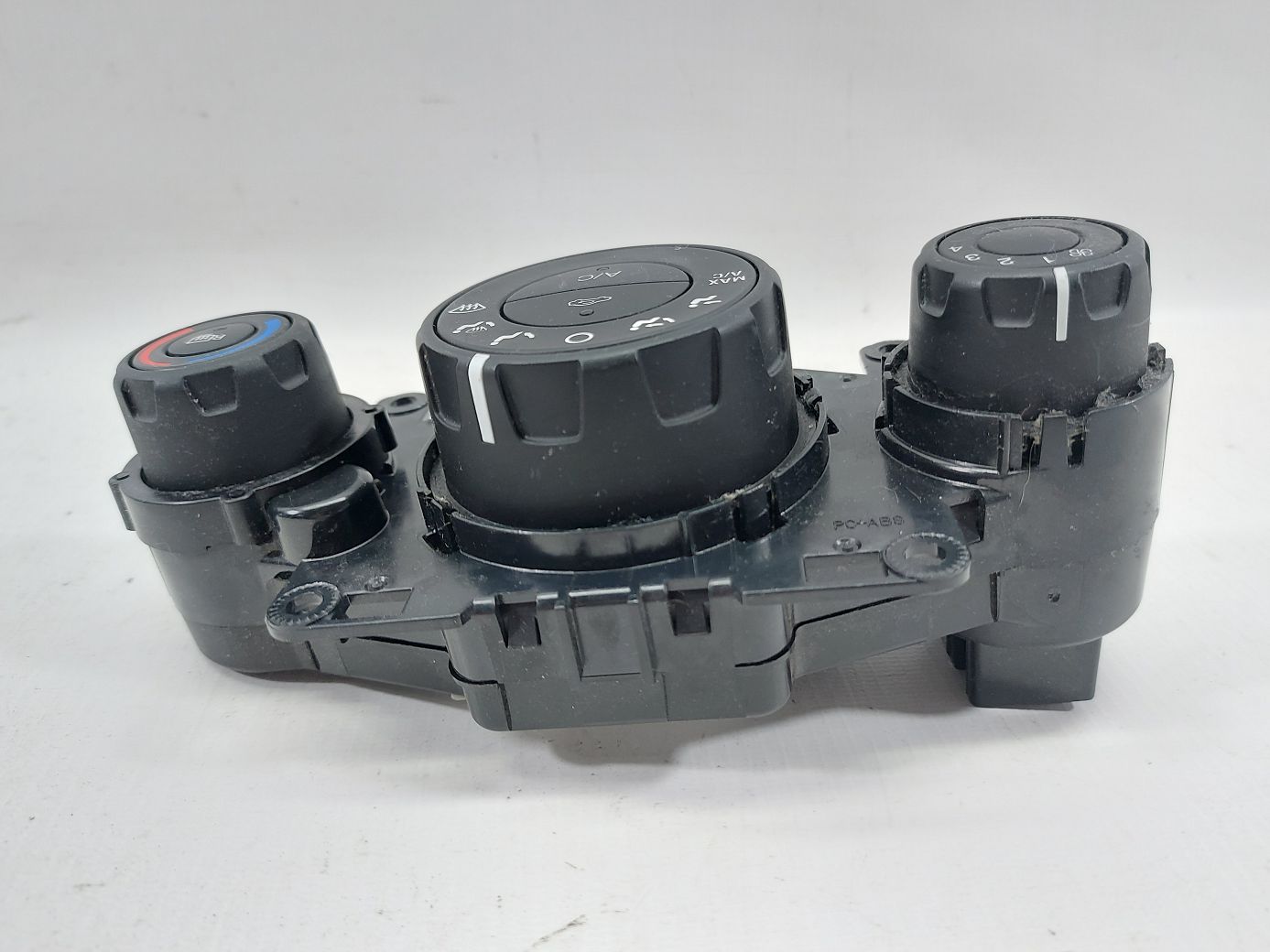 Fiesta Кнопки керування клімат-контролем Ford Fiesta 2016-2019 D2BZ19980F Ford Fiesta 3