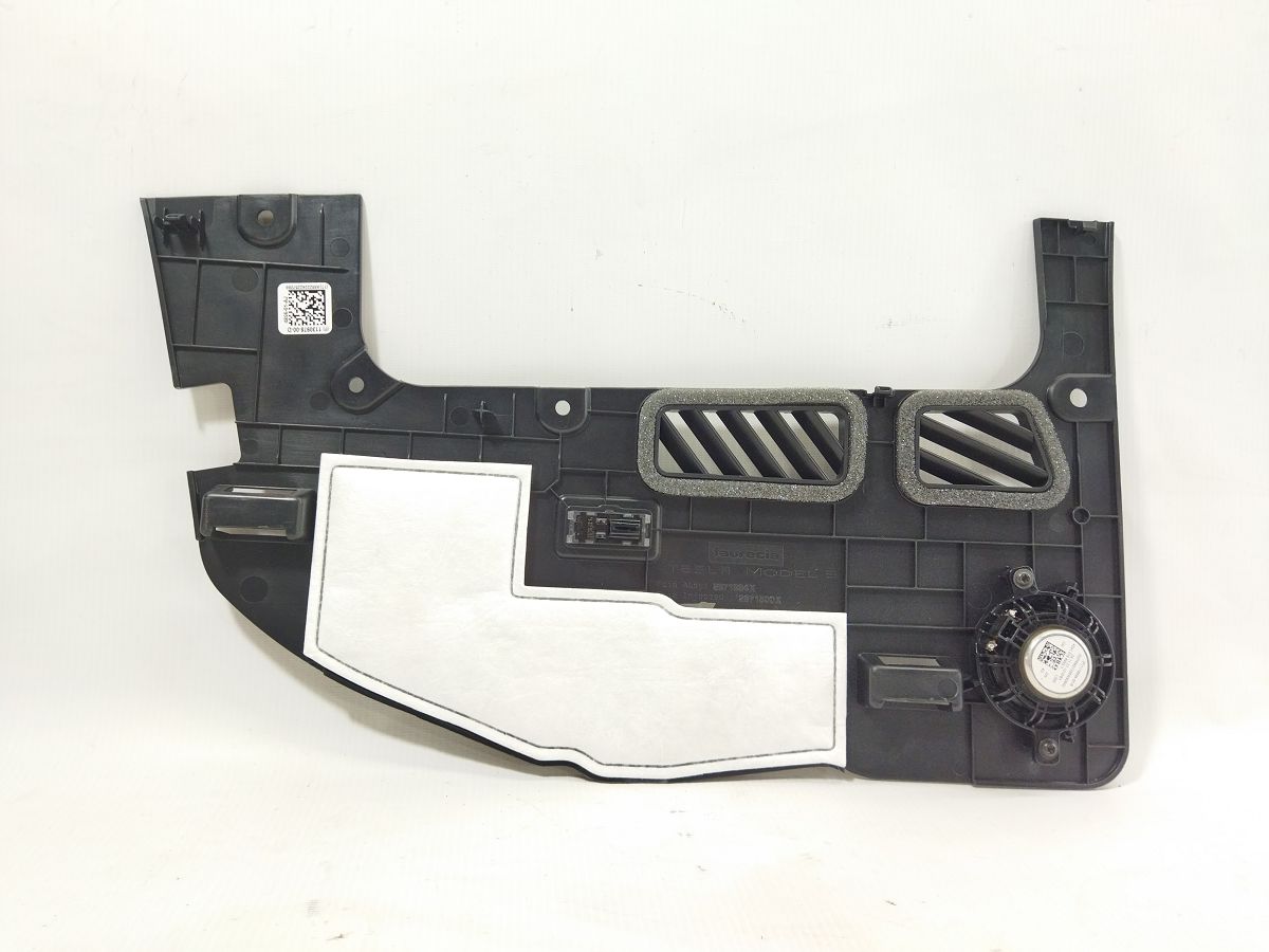 Model 3 Накладка подушки безопасности колен пассажира Tesla Model 3 2020-2024 113097800D Tesla Model 3 4