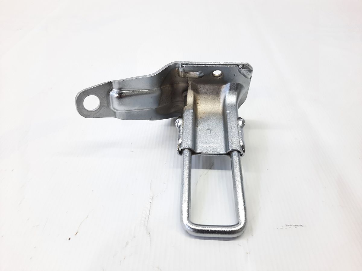 Insight Крепление спинки заднего ряда сидений левое Honda Insight 2010-2014 82680TM8A01 Honda Insight 2