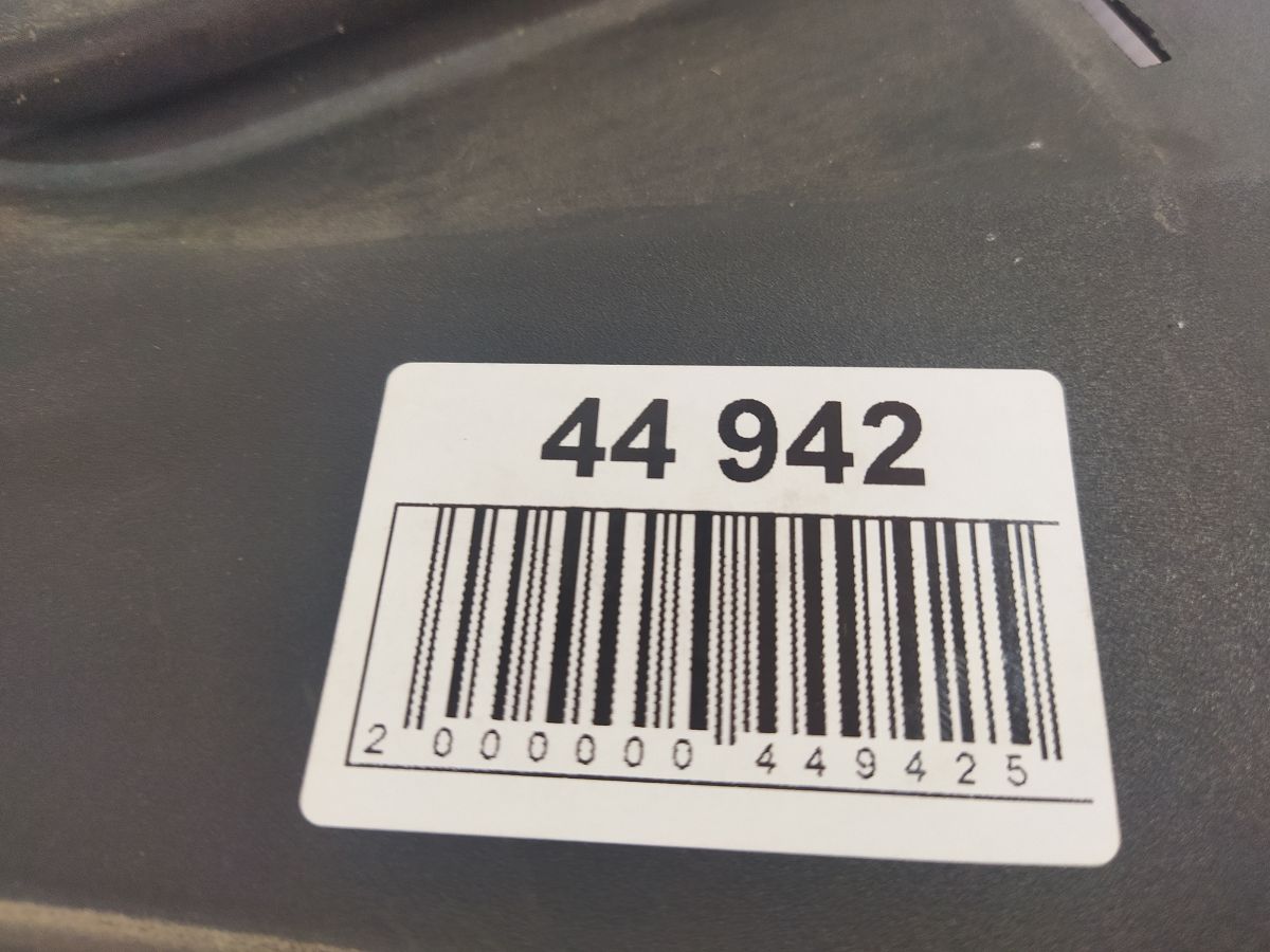 S60 Грати двірників Volvo S60 2011-2018 31402672 Volvo S60 7